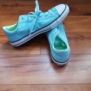 Converse shoes NWOT